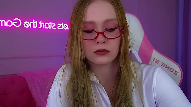 agatafoxley (F teen) - play with the lock