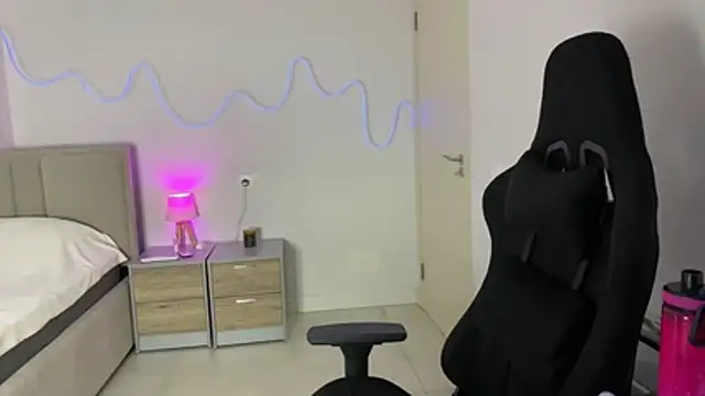 princessslilu (F young) - Pussy play