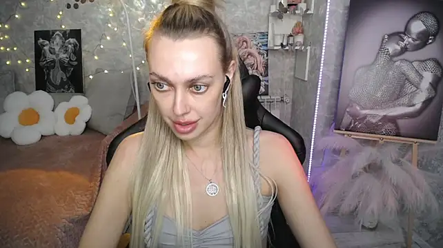 NickyAdamidi live cam on StripChat