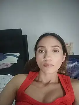 isaa- live cam on StripChat