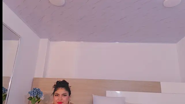 MelodyAlvarez live cam on StripChat