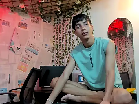 heiden_hot_ (M twink) - show cum one boy in public