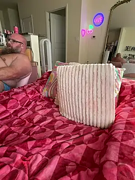 piggyrose (Ask my age) - SHOULD WE FUCK??