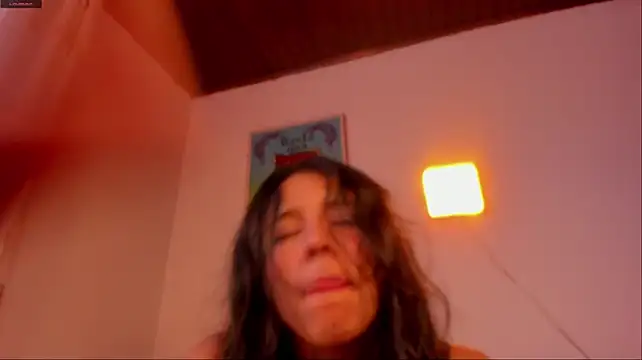 aluna_0310 live cam
