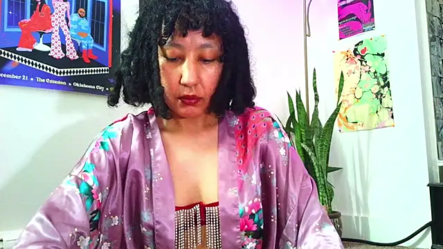 DiiDiiVonn live cam on StripChat