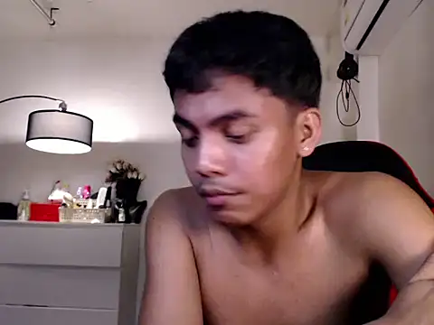 asianboyhunt (M young) - I am new here, please be kind & friendly
