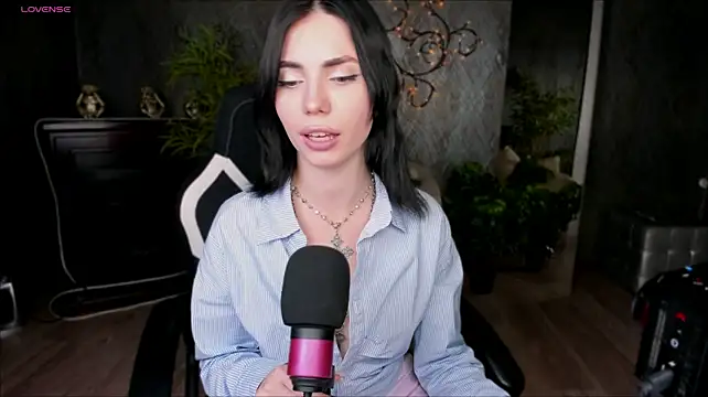 Velvet__Kiss live cam on StripChat