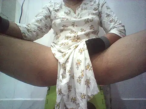 telugu_honey1 live cam on StripChat