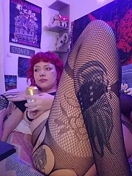 Sarah-Stoner live cam on StripChat