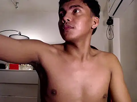 asianboyhunt (M young) - I am new here, please be kind & friendly