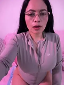 janna099 (F milf) - Make my princess's pussy squirt💦💦