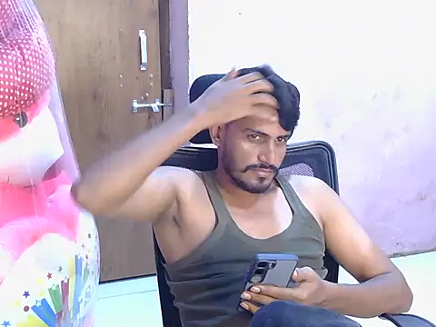 HotXKrish live cam on StripChat
