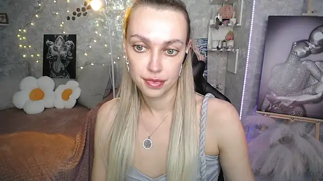 NickyAdamidi live cam on StripChat