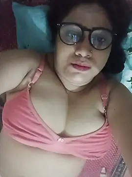 Wildsimmi27 live cam on StripChat