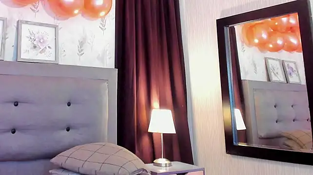 fransheska_lisa live cam on StripChat