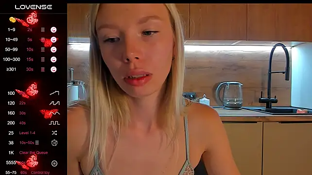 Olivia_Bells live cam on StripChat