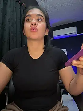 alhaana_ live cam on StripChat