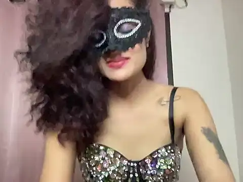 ScarletSeductive live cam on StripChat