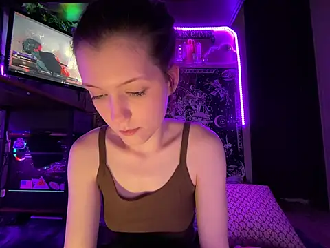 Lilactease live cam on StripChat