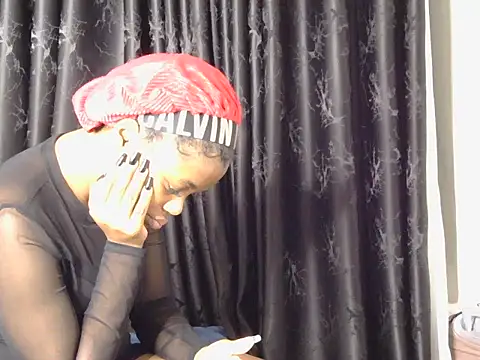sen3luv_dee live cam on StripChat
