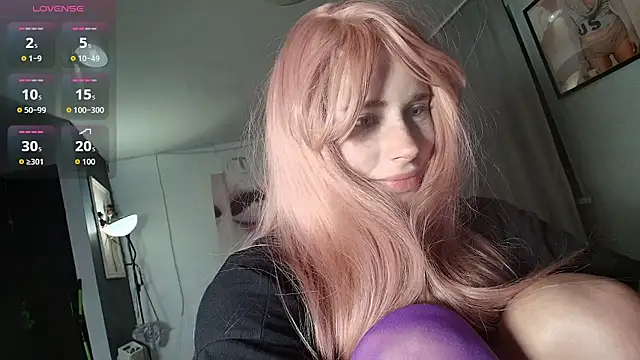 PieraMarch live cam on StripChat