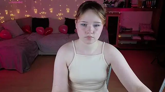 Sweetie_Hope live cam on StripChat