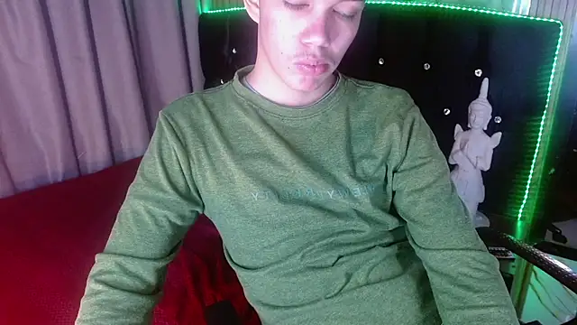 haku_nayro live cam on StripChat