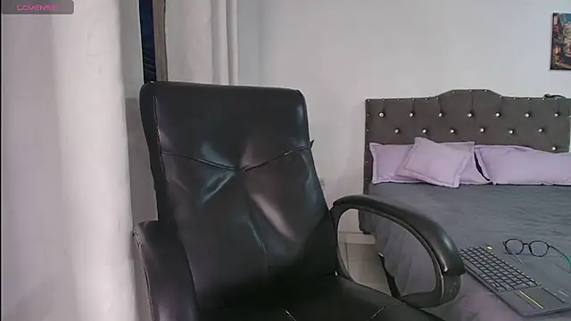 Aaronblack1_ live cam