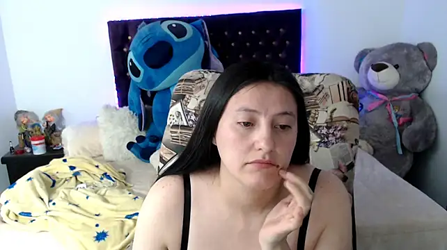 Lorenahot_06