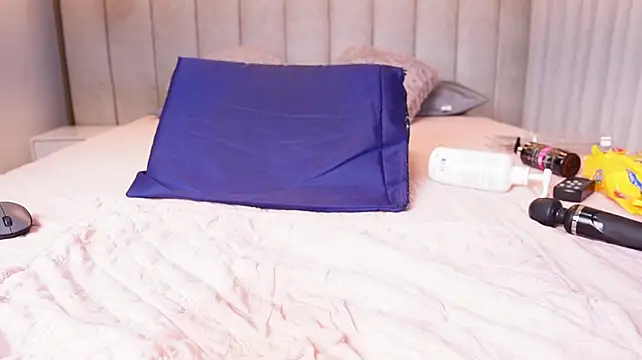 kata_hazel (F young) - squirt
