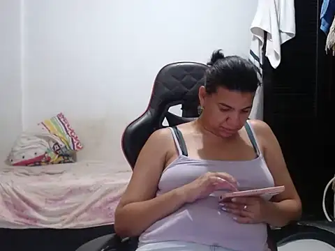 Adriana_0312 webcam stripchat model stream image