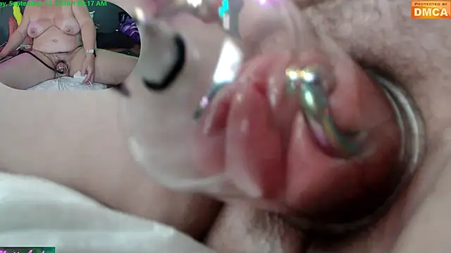 MissSluttyLeeloo live cam
