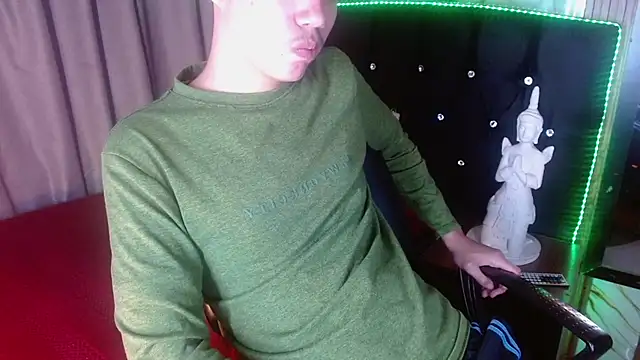 haku_nayro live cam on StripChat