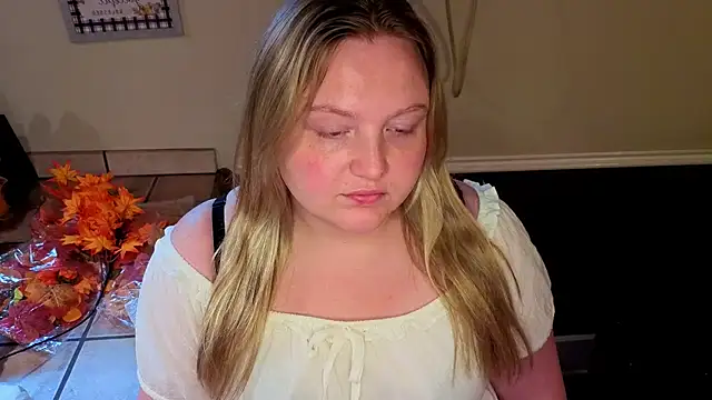 Phatassblonde live cam on StripChat