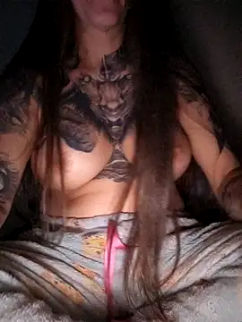 vamporasuccubus19777 live cam on StripChat