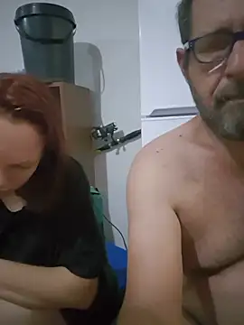 tryingwind (G milf) - Topless