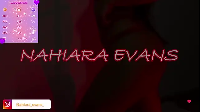 NahiaraEvans_ live cam on StripChat