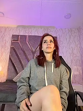 Elodiee_Roussee live cam on StripChat