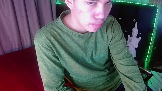 haku_nayro live cam on StripChat