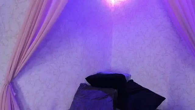 MeganR_ live cam on StripChat