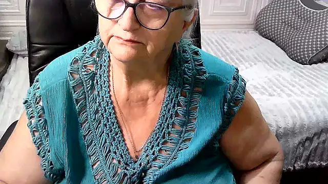 LolkaAlyss live cam on StripChat