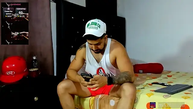 mikeblaree live cam on StripChat