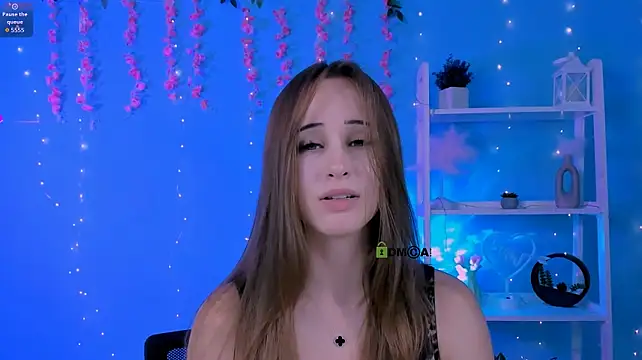 eira_mouse live cam on StripChat
