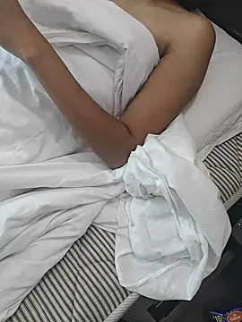 hot_couplessss live cam on StripChat
