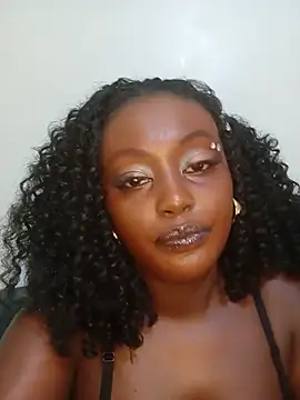 cocoluxe live cam on StripChat