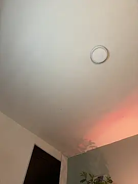 YariRose live cam on StripChat