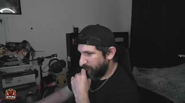 DevilPup75_ live cam on StripChat