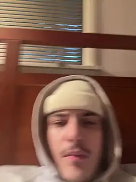 CarmeloA live cam on StripChat