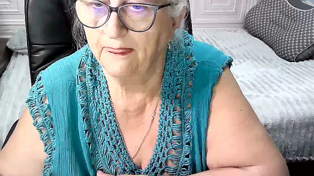 LolkaAlyss live cam on StripChat