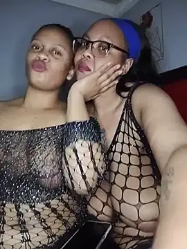 ShantelBootyBoobs live cam on StripChat